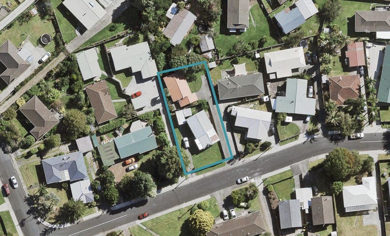 1/16 Mildmay Road, Henderson, Auckland - Carousel 1