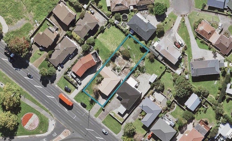 4215 Great North Road, Glendene, Auckland - Carousel 1