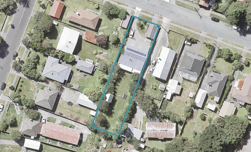 15 Faulke Avenue, Wainuiomata, Lower Hutt - Carousel 1
