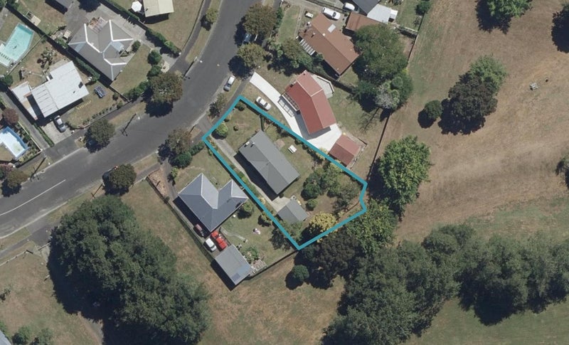 23 MacMurdo Avenue, Glenview, Hamilton - Carousel 1