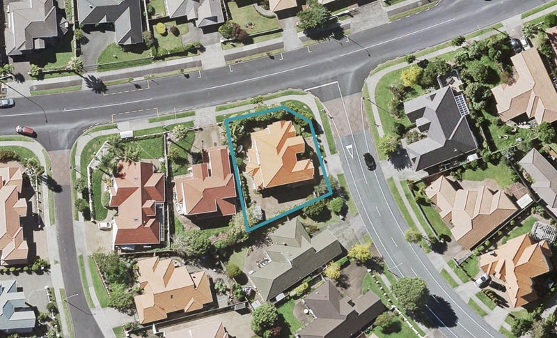 1 Jane Eyre Drive, Somerville, Auckland - Carousel 1