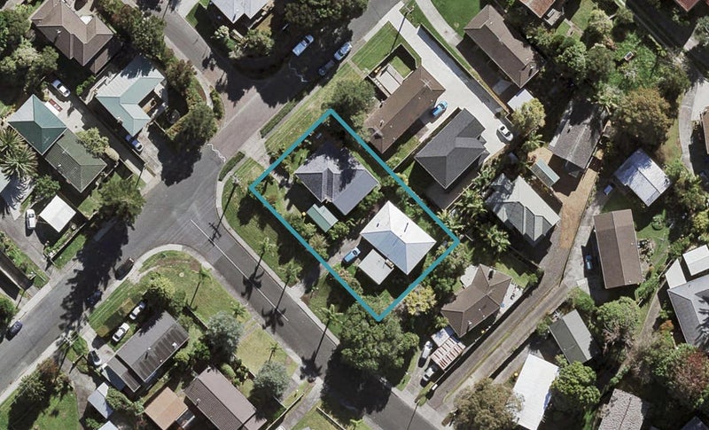 1/43 Hogans Road, Glenfield, Auckland - Carousel 1