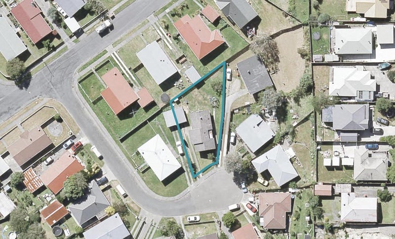 5 Aporoa Grove, Wainuiomata, Lower Hutt - Carousel 1