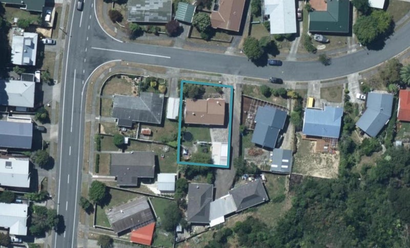 4 Transom Close, Whitby, Porirua - Carousel 1