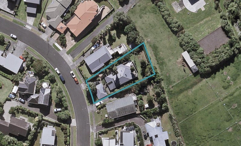 11 Arden Place, Oakura, Oakura - Carousel 1