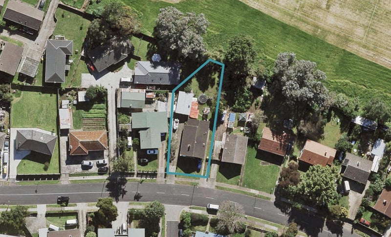 16 Valiant Street, Mangere, Auckland - Carousel 1