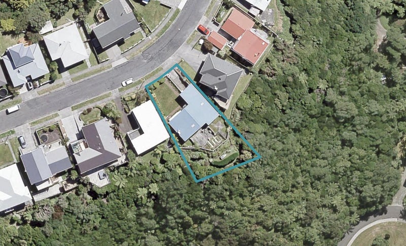 5 Maple Grove, Maungaraki, Lower Hutt - Carousel 1