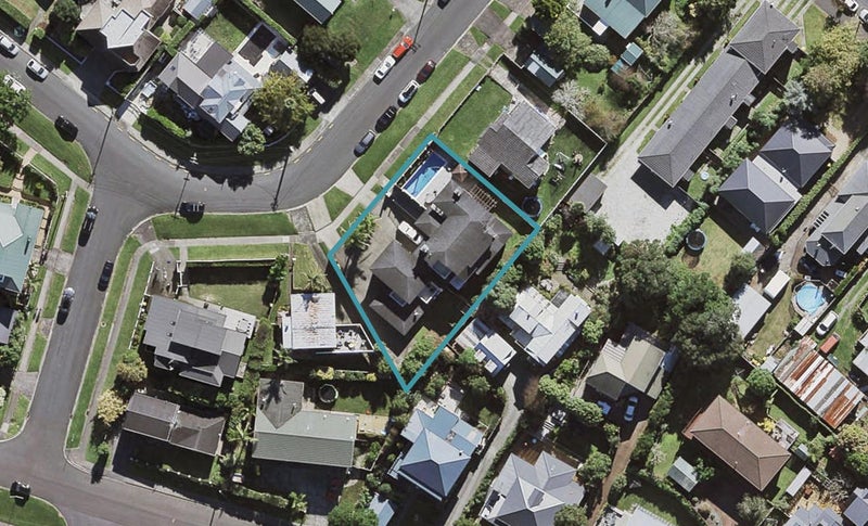 6 Mariposa Crescent, Birkenhead, Auckland - Carousel 1