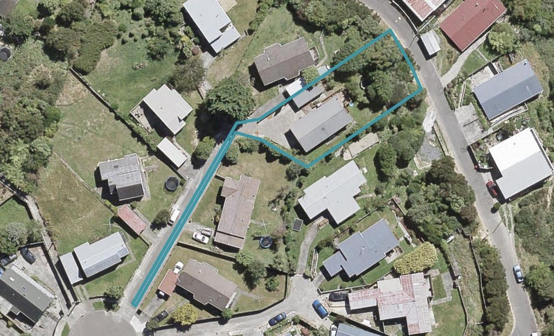 13 Clapham Grove, Stokes Valley, Lower Hutt - Carousel 1