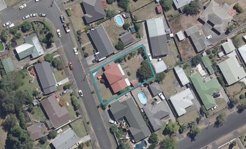 42 Regent Street, Silverdale, Hamilton - Carousel 1