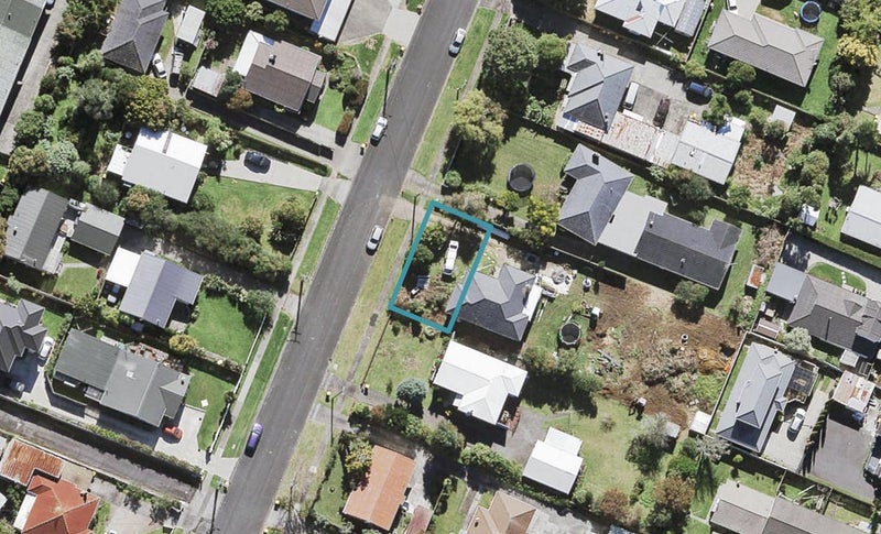 95 Lynwood Road, New Lynn, Auckland - Carousel 1