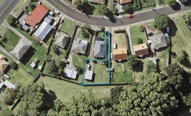 6A Larsen Road, Panmure, Auckland - Carousel 1