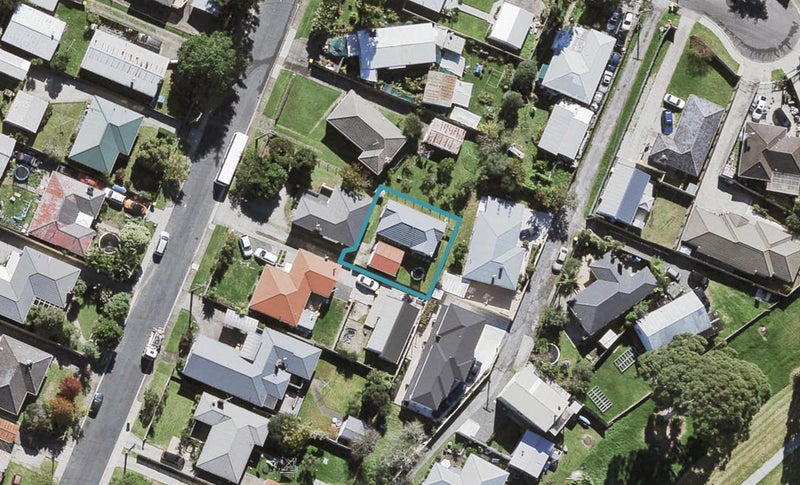 100A Cobham Crescent, Kelston, Auckland - Carousel 1