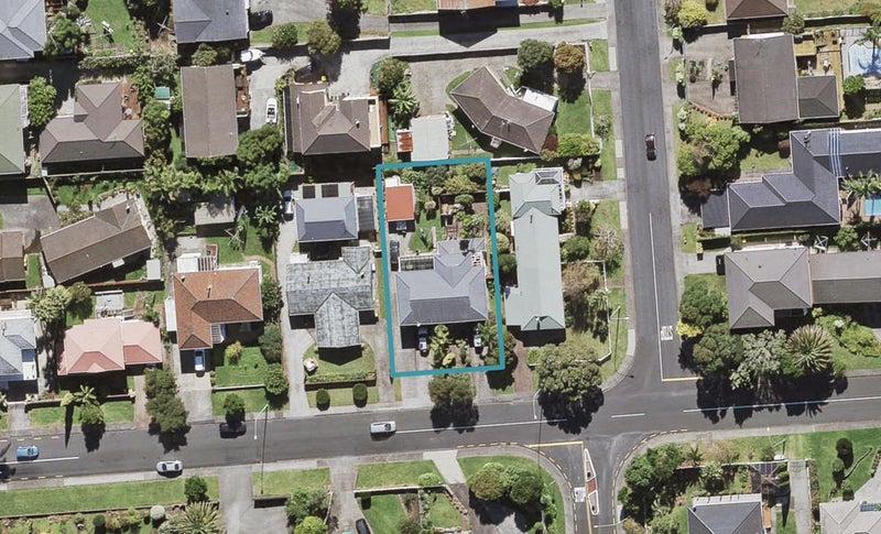 8 Felgrove Street, Glendene, Auckland - Carousel 1