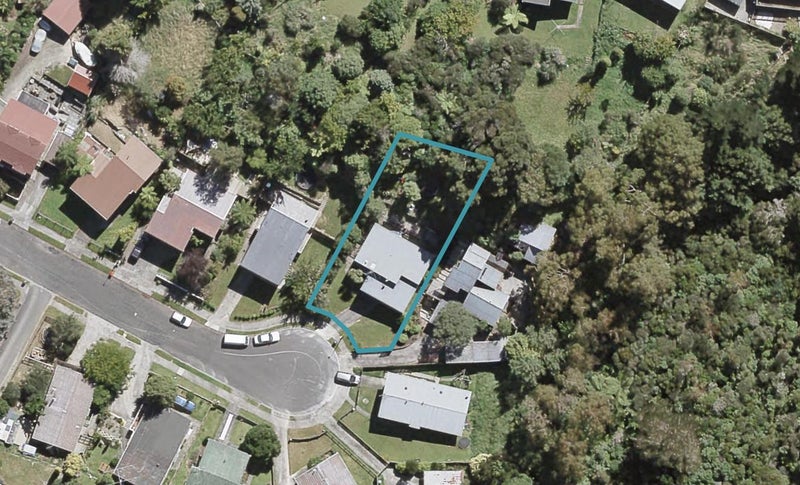 31 Edelweiss Grove, Timberlea, Upper Hutt - Carousel 1