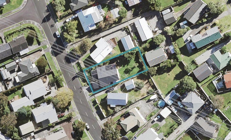 197 Halsey Drive, Lynfield, Auckland - Carousel 1
