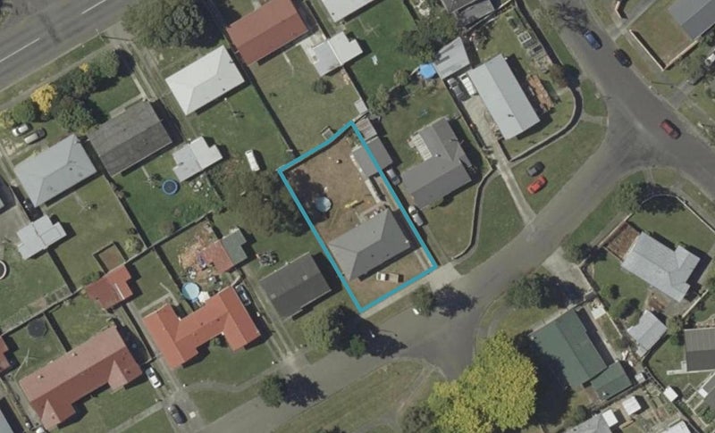 6 Halswell Crescent, Westbrook, Palmerston North - Carousel 1