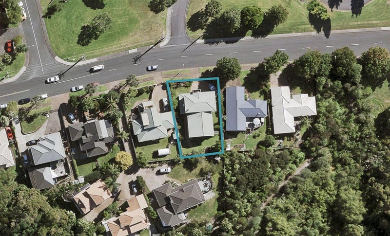 129 Awaroa Road, Sunnyvale, Auckland - Carousel 1