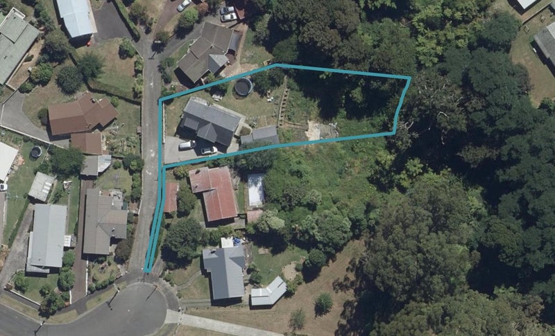 43 Te Anau Place, Glenview, Hamilton - Carousel 1