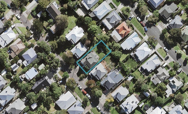 13 Mostyn Street, Kingsland, Auckland - Carousel 1