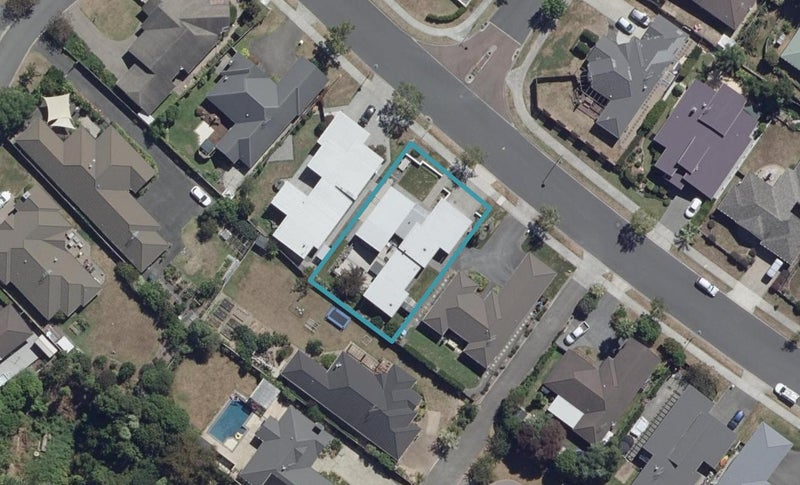 94 St James Drive, Huntington, Hamilton - Carousel 1