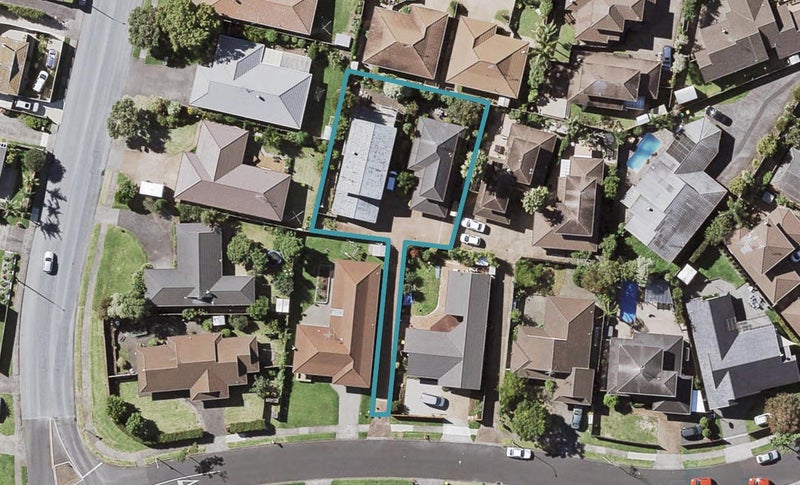 1/6 Britannia Place, Half Moon Bay, Auckland - Carousel 1