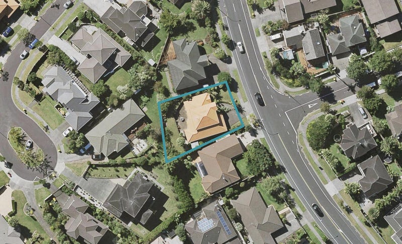 9 Hugh Green Drive, Pinehill, Auckland - Carousel 1