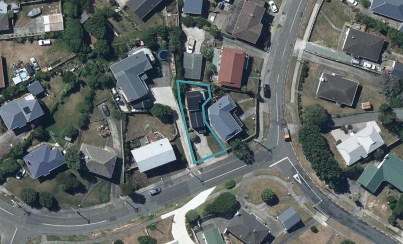 70 Pikarere Street, Titahi Bay, Porirua - Carousel 1