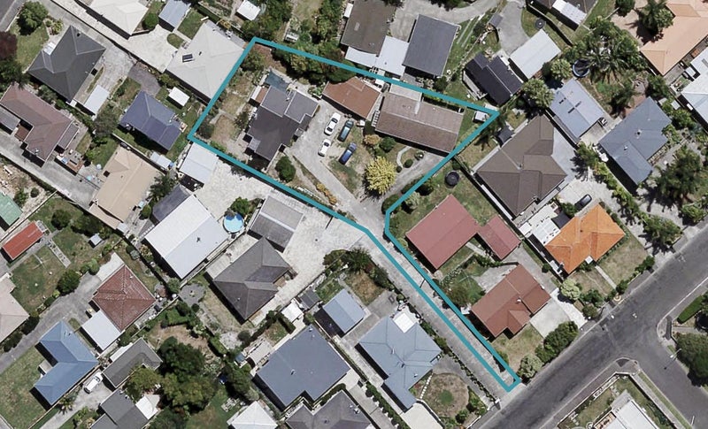 2/15 Anzac Avenue, ONEKAWA, NAPIER - Carousel 1