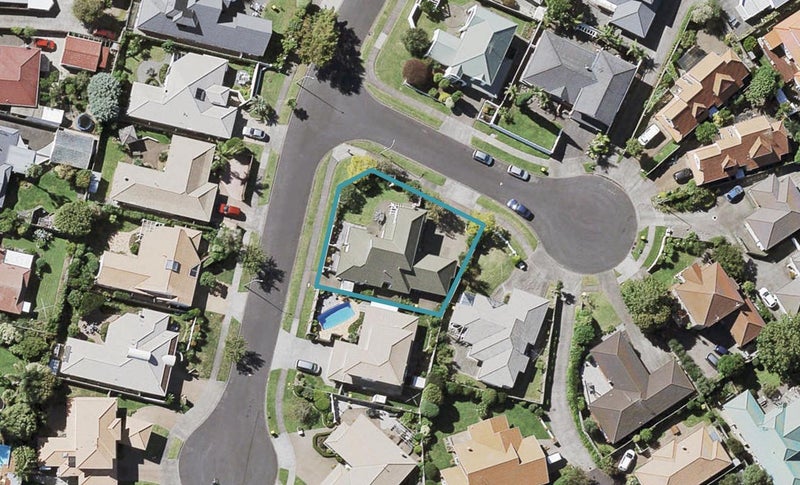 1 Dunn Place, Farm Cove, Auckland - Carousel 1