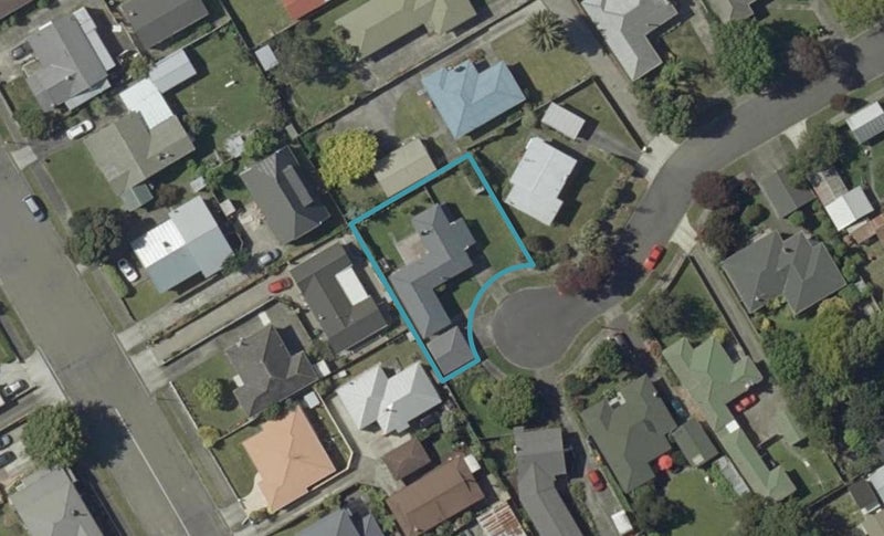 16 Chester Crescent, West End, Palmerston North - Carousel 1