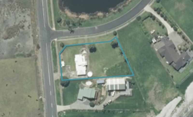 1146 East Coast Road, WHAKATIWAI, MIRANDA - Carousel 1