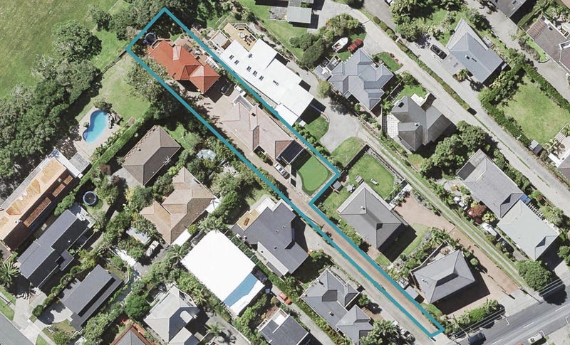 2/116 Aberdeen Road, Campbells Bay, Auckland - Carousel 1