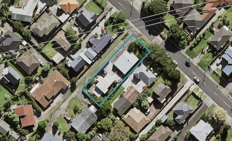 2/13 Carlton Street, Hillsborough, Auckland - Carousel 1