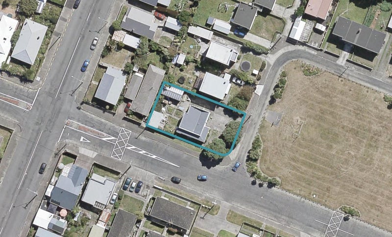 69 Adelaide Street, Petone, Lower Hutt - Carousel 1
