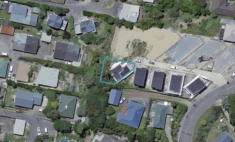 29E Glanmire Road, Newlands, Wellington - Carousel 1