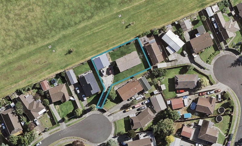 22 Anglers Way, Wattle Downs, Auckland - Carousel 1