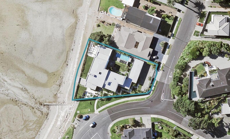 2 Musick Point Road, Bucklands Beach, Auckland - Carousel 1