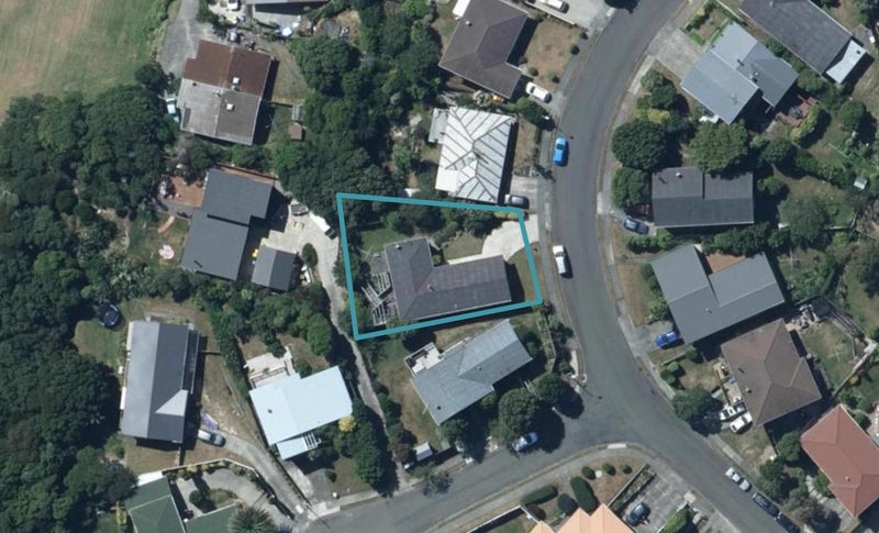 16 Annan Grove, Papakowhai, Porirua - Carousel 1