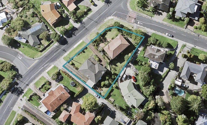 1/77 Mellons Bay Road, Mellons Bay, Auckland - Carousel 1