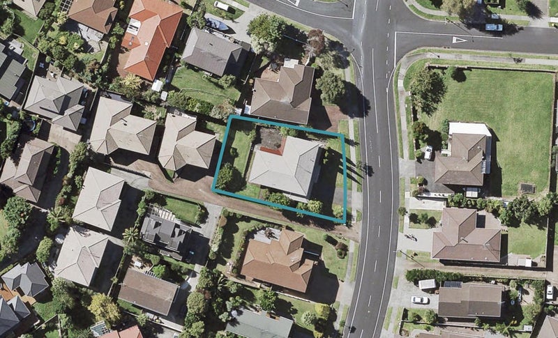 102 Gosford Drive, Botany Downs, Auckland - Carousel 1
