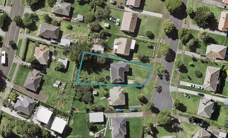 15 Bagnall Avenue, Point England, Auckland - Carousel 1