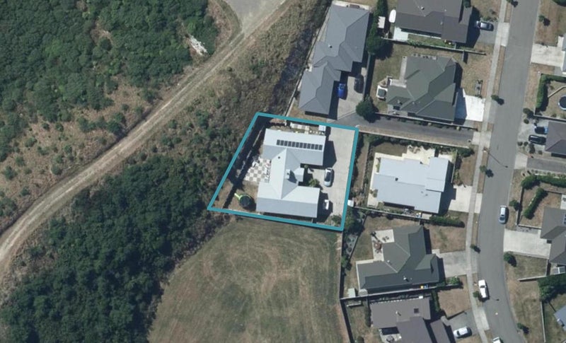 40 Kahurangi Heights, Aotea, Porirua - Carousel 1