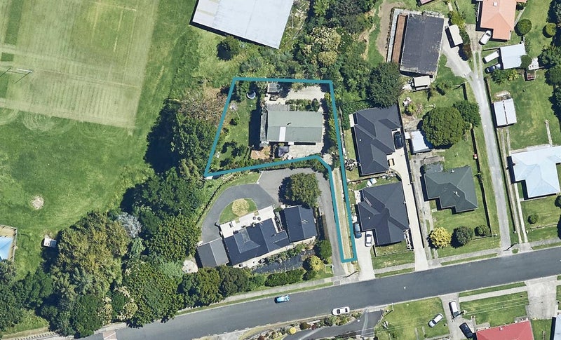 17 Sutherland Road, Brookfield, Tauranga - Carousel 1