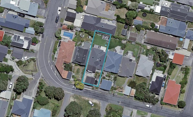9 Pinnacle Street, Seatoun, Wellington - Carousel 1