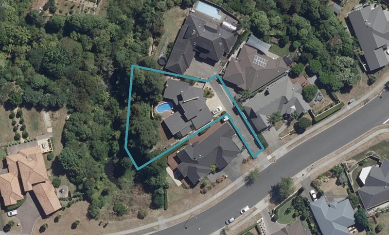 28 Saint James Drive, Huntington, Hamilton - Carousel 1