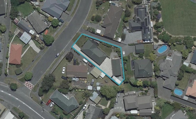 4 Giles Place, Shirley, Christchurch - Carousel 1
