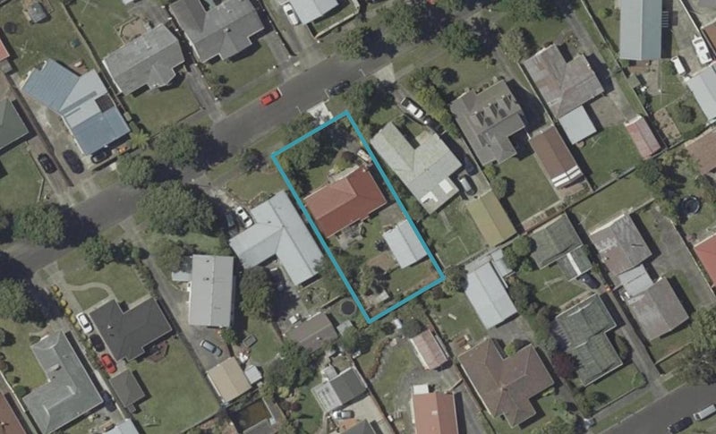 18 Raglan Avenue, Cloverlea, Palmerston North - Carousel 1