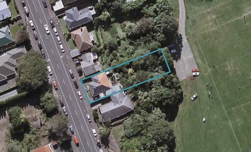 215 Carrington Street, Vogeltown, New Plymouth - Carousel 1