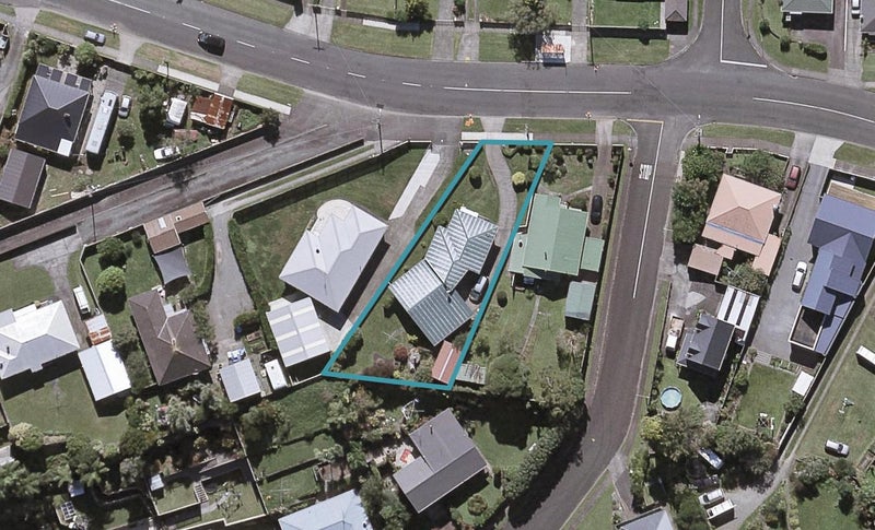 49 Omata Road, Marfell, New Plymouth - Carousel 1